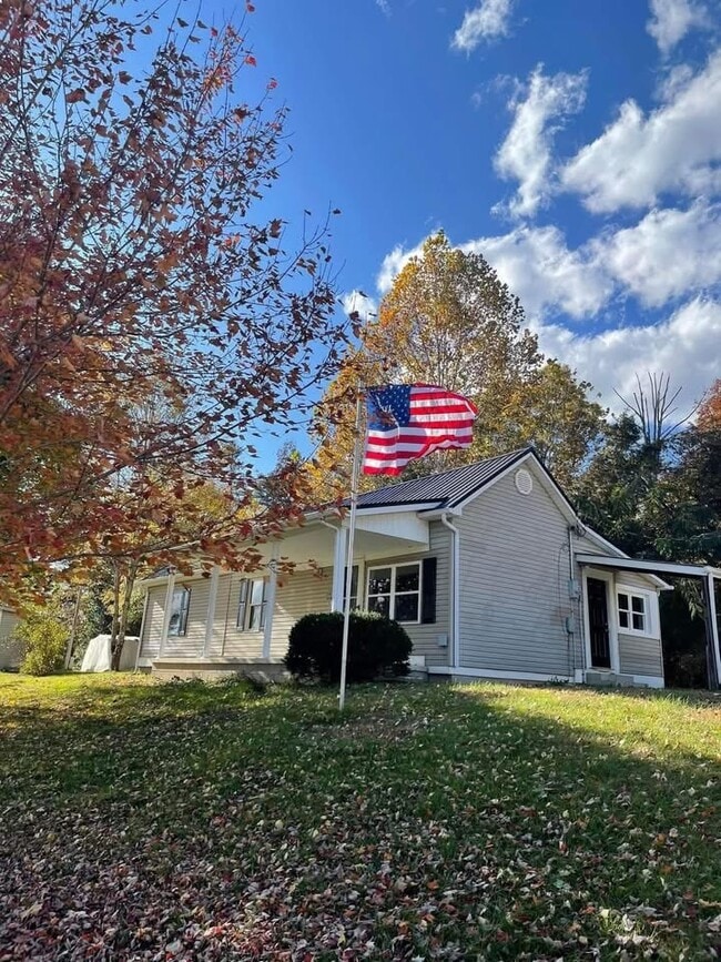 Building Photo - 205 Bandy Branch Rd