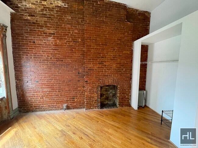 Foto del edificio - Stunning 4 Bedroom 2 Bathroom in Harlem