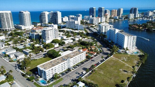 Foto del edificio - 550 Bayshore Dr