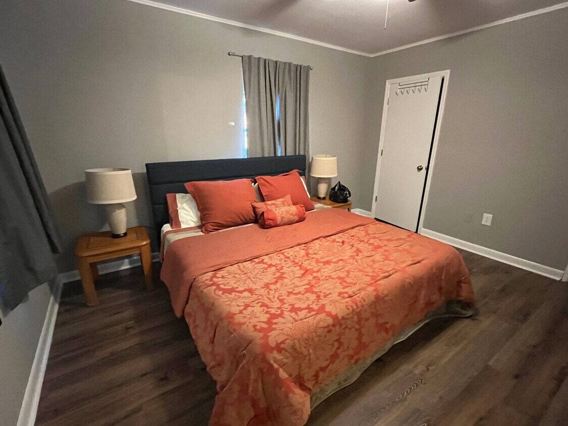 Foto principal - 2846 Walton Way