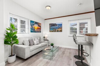 Building Photo - 1311 Cave St