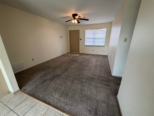 Foto del edificio - 6128 SW Summit Ave