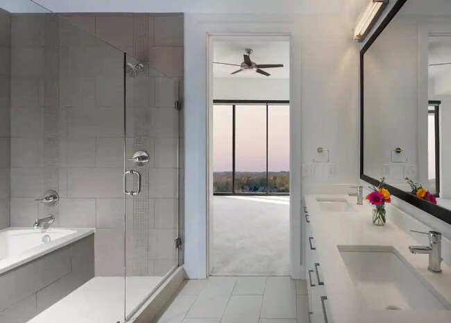 Foto del edificio - 3465 Roxboro Rd