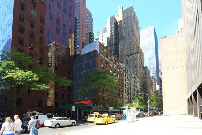 Building Photo - 150 E 49th St