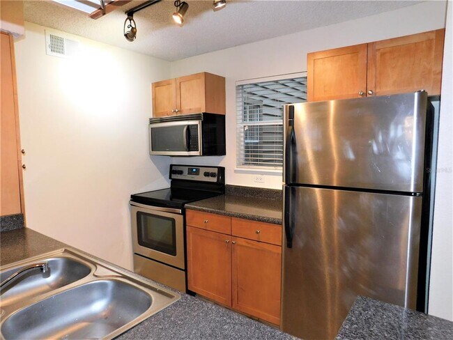 Building Photo - 2500 Winding Creek Blvd