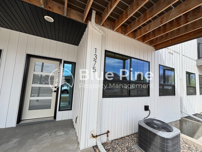 Building Photo - 1375 Latah Ave