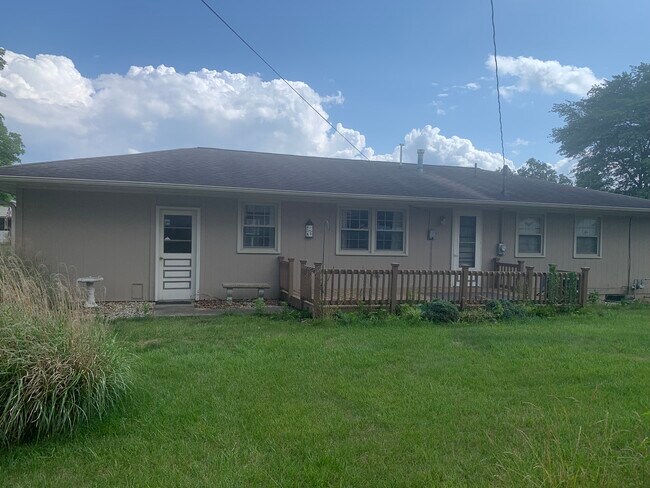 Foto del edificio - 2829 Hillside Dr