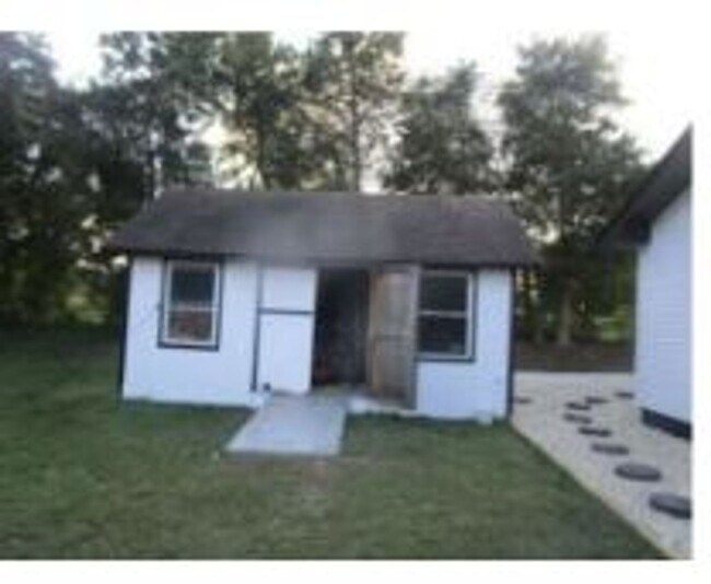 Building Photo - 3 BR single family