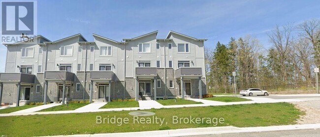Building Photo - 990 Deveron Crescent