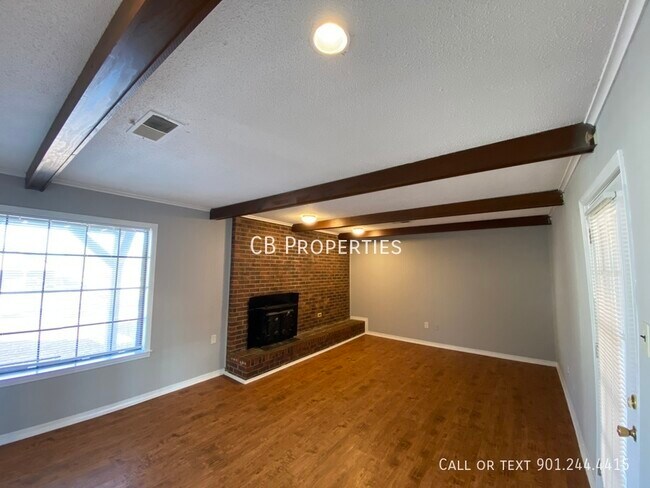 Foto del edificio - 6713 Silhouette Ave