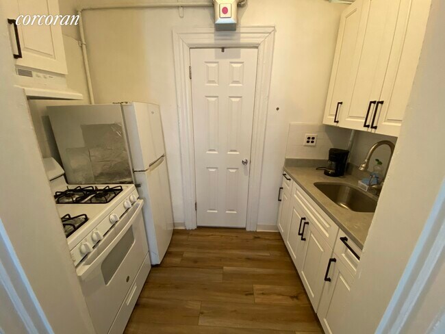 Foto del edificio - 42 W 96th St