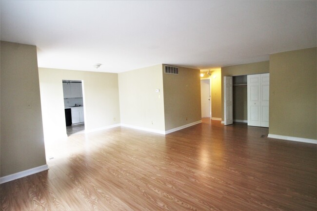 Foto del edificio - 2025/2026 Loyola Off-campus  2bd/2ba condo...