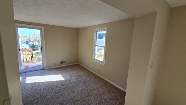 Building Photo - 336 2nd Ave S