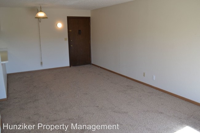 Building Photo - 4815 Todd Dr