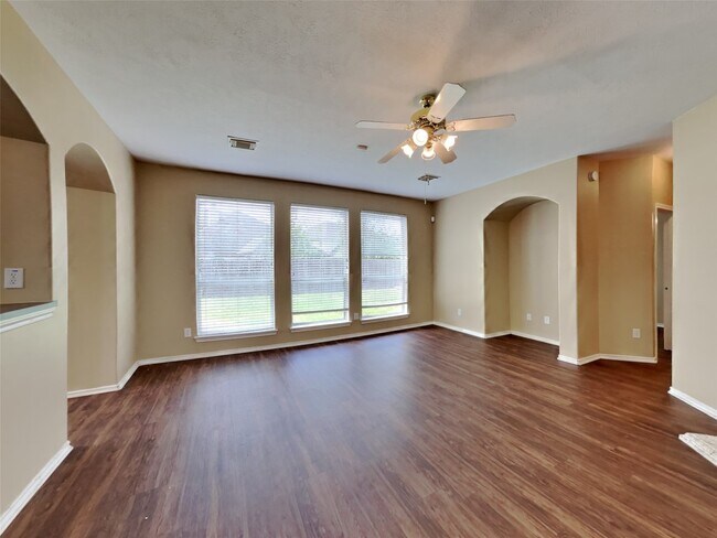 Foto del edificio - 26004 Castle Meadow Ln