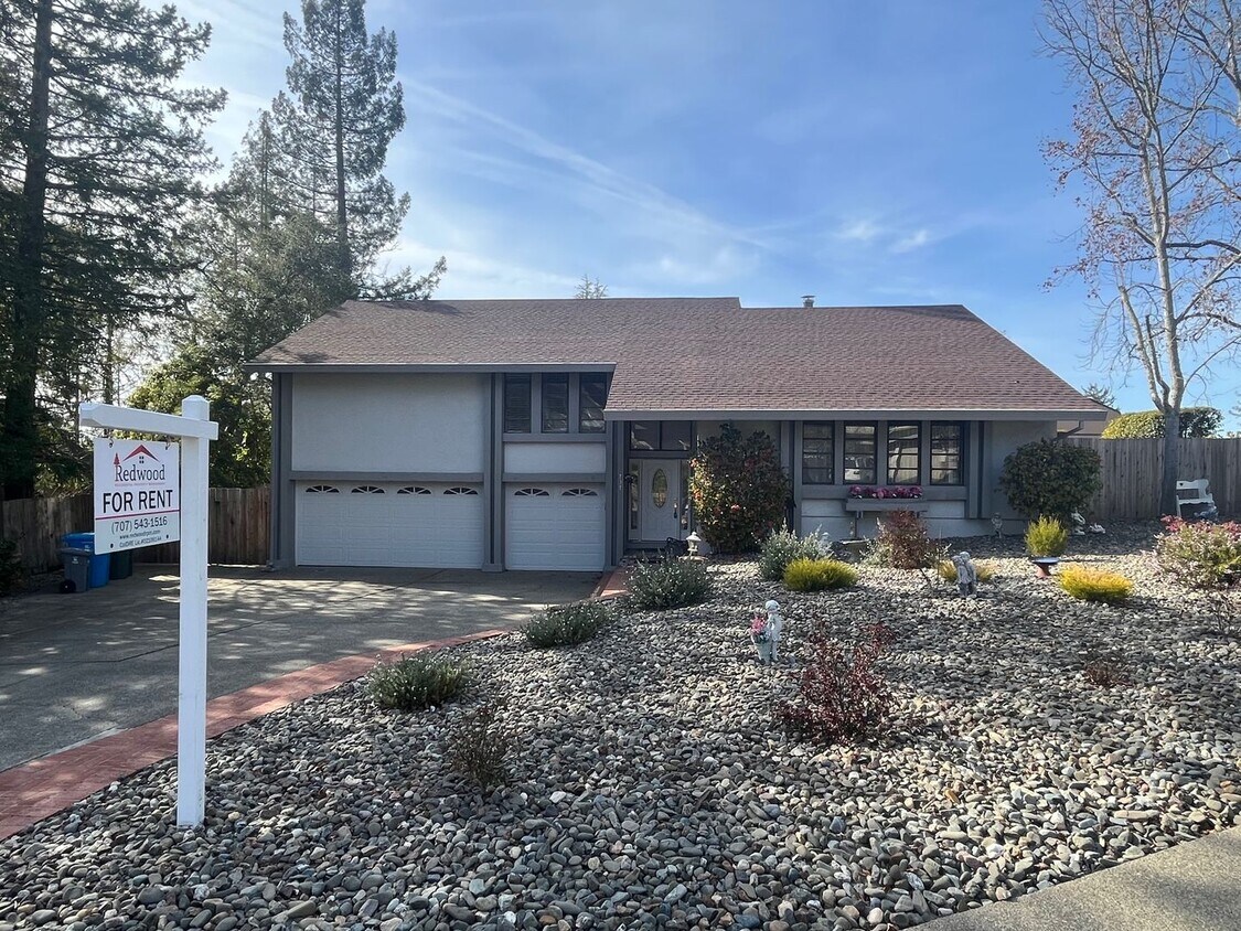 Primary Photo - Tri-level 4 bedroom 3 bathroom Rincon Vall...