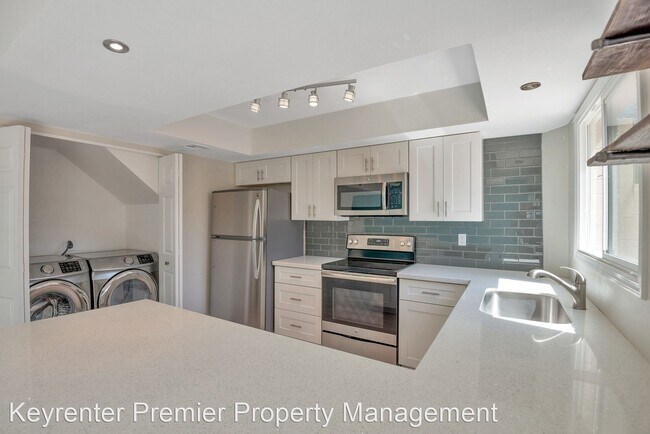 Building Photo - 3 br, 2.5 bath House - 6005 N Granite Reef...
