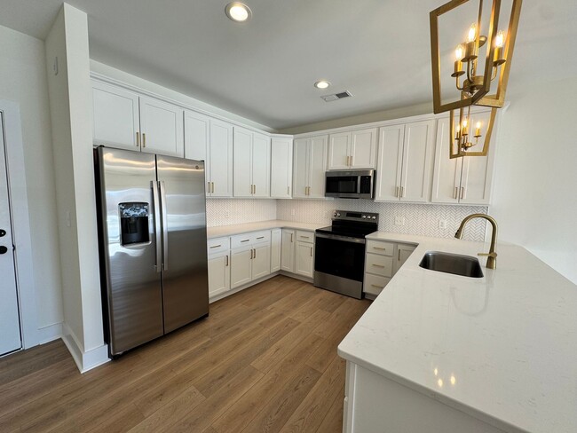 Building Photo - 420 Capstone Dr