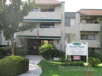Foto principal - 15128 Sherman Way
