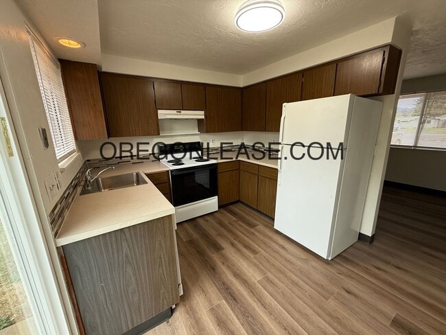 Building Photo - 1754 Rainbow Loop