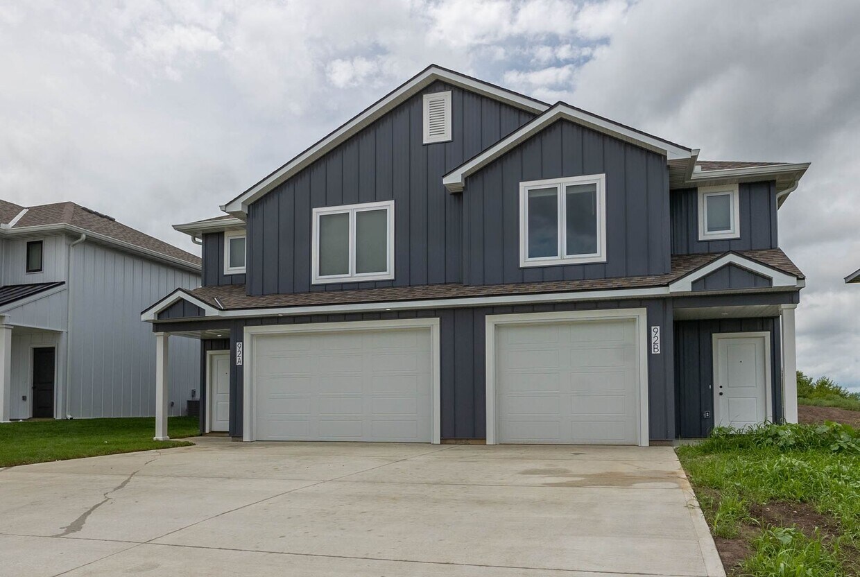 Foto principal - The Residences at Bryson Lake-88