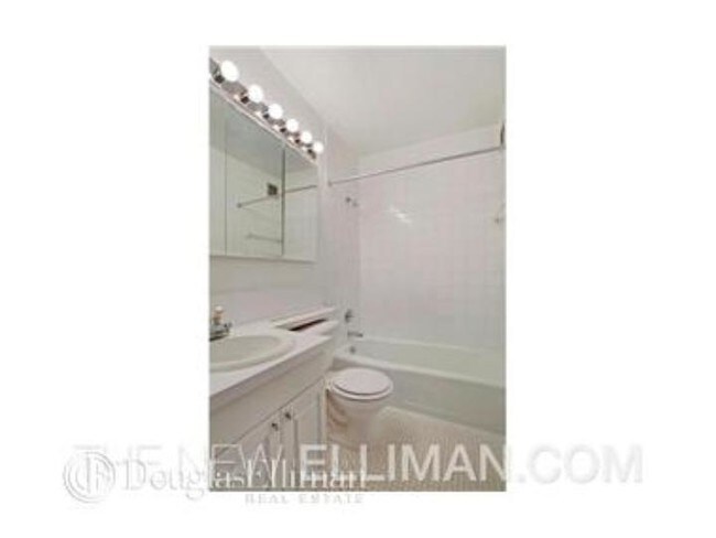 Building Photo - 29 Skillman Ave