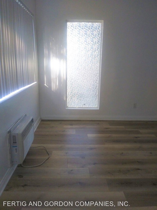 Building Photo - 1270 N Hudson Ave