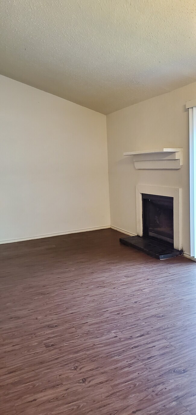 Área de estar - 2103 Greenbriar Colony Dr