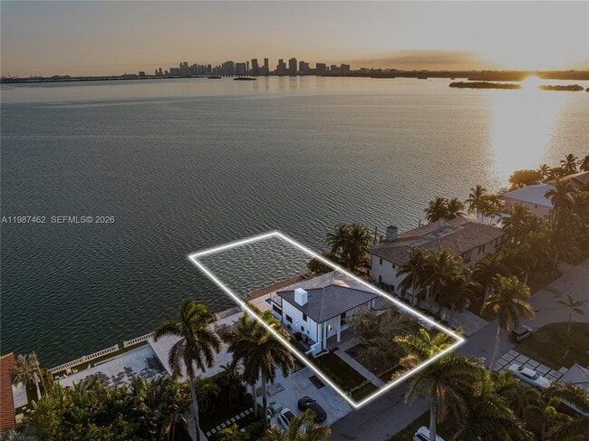 Foto del edificio - 1351 Bay Terrace