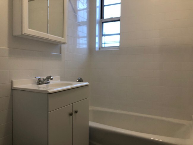 Foto del edificio - 8210 19th Ave