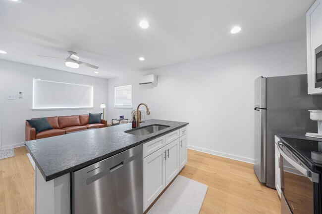 Foto del edificio - 2927 Nicholson Dr