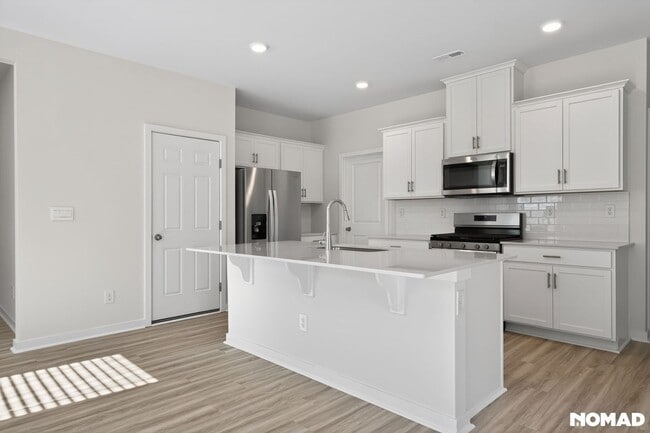 Building Photo - Spacious 5BR Brand New House in Charlotte