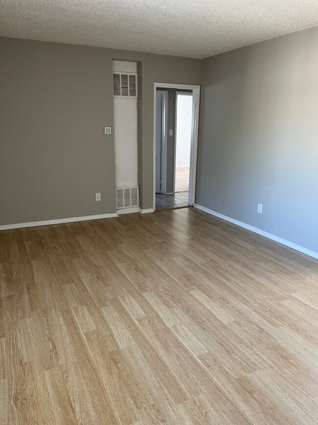 Foto del edificio - 15250 Sunburst St