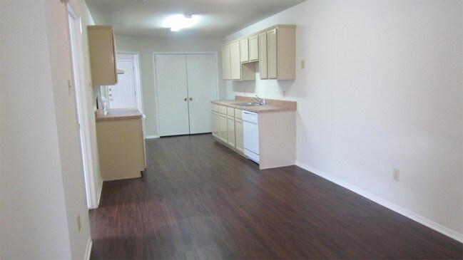 Foto del edificio - 2734 James Rd