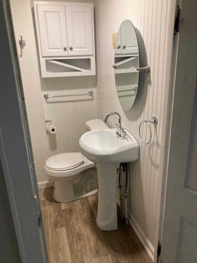 Bathroom - 65 Hill St