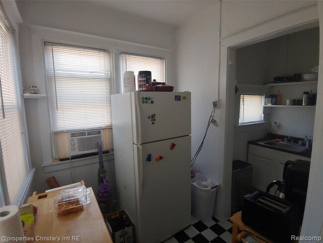 Building Photo - 4207 4th St