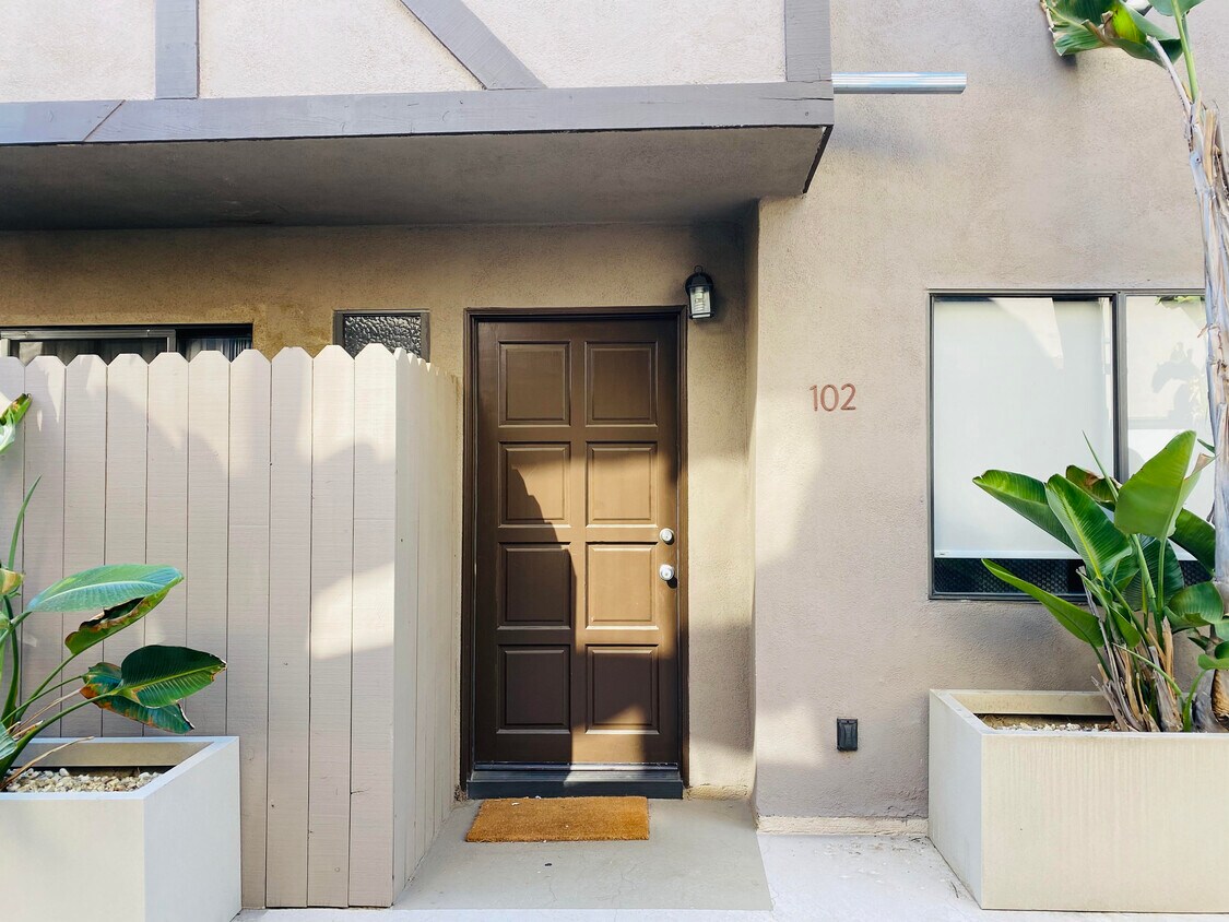 1118 E Palmer Ave Unit 102, Glendale, CA 91205 Condo for Rent in