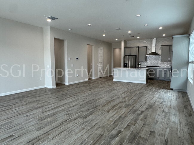 Building Photo - 6047 E Sinclair St