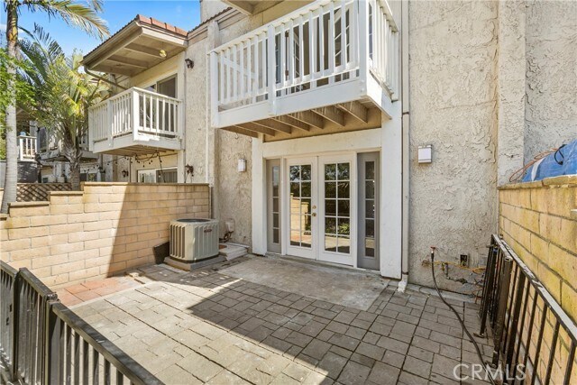 Foto del edificio - 23821 Hillhurst Dr