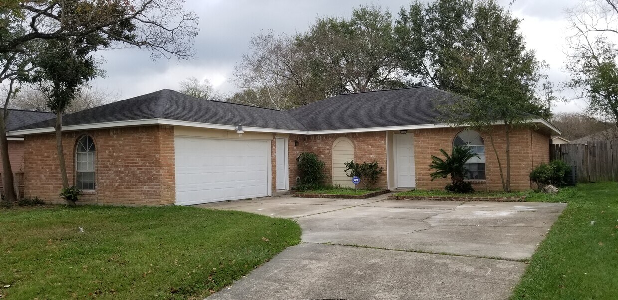 Primary Photo - 11314 Loyola Dr