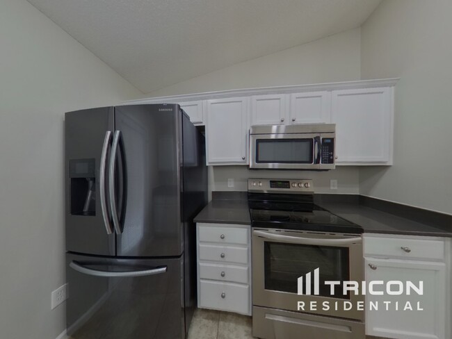 Building Photo - 3027 Salmon River Dr