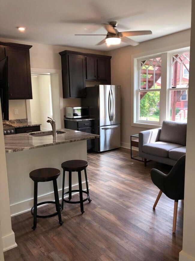 Foto del edificio - 262 E Lane Ave