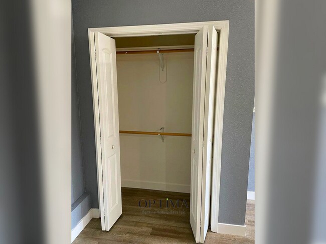 Foto del edificio - 8400 Fullbright Ave