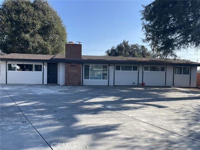 Foto principal - 4585 Hawthorne St