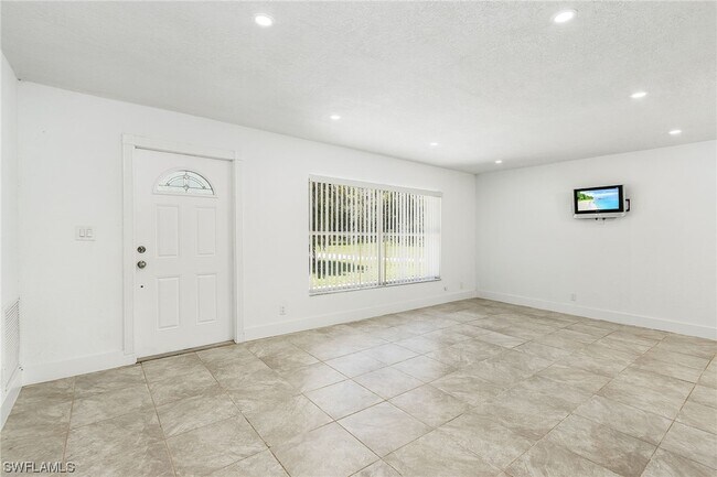 Foto del edificio - 19520 Honey Bear Ln