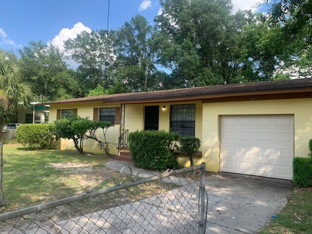 Building Photo - 3962 Winton Dr