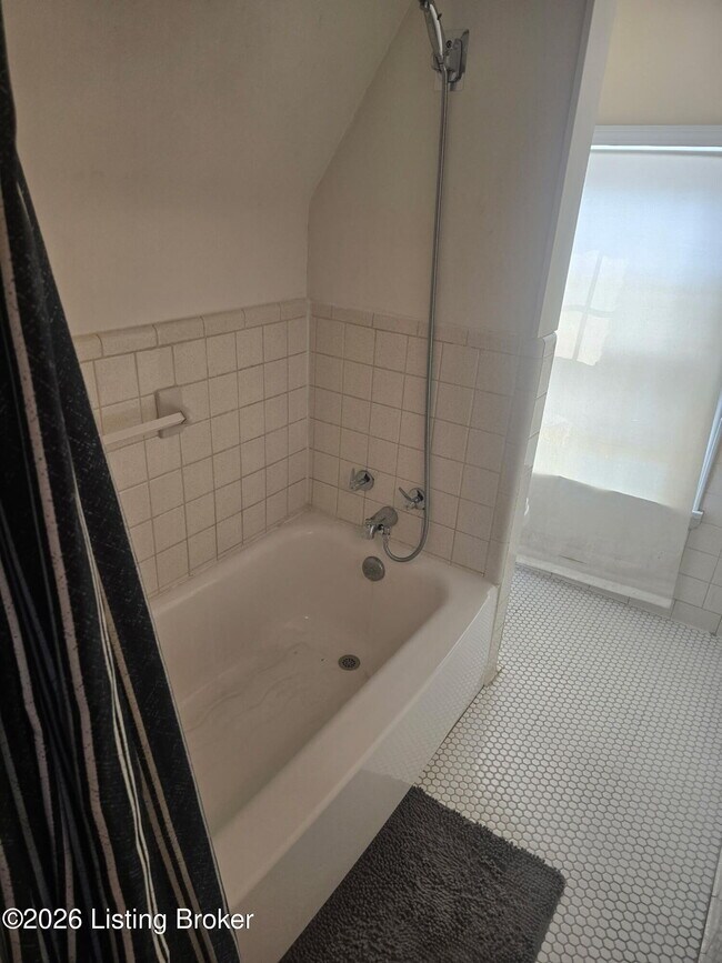 Foto del edificio - 5614 Morrison Ave