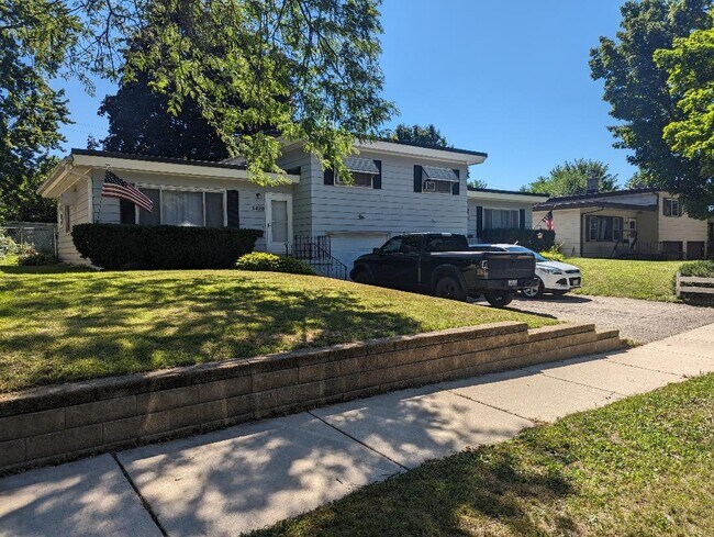 Foto del edificio - 5422 Camden Rd
