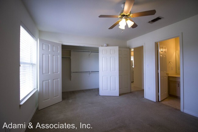 Building Photo - 3133 Cedar Hill St
