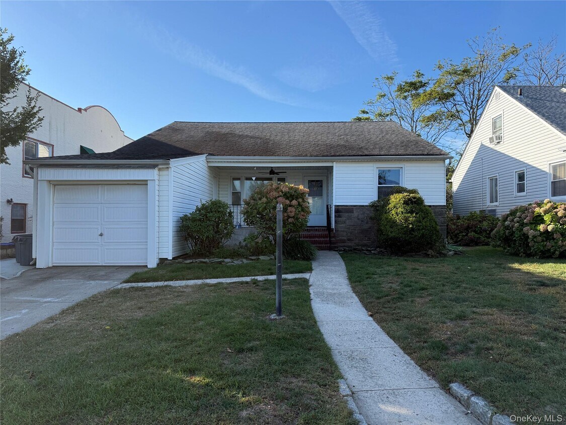 Foto principal - 518 W Olive St